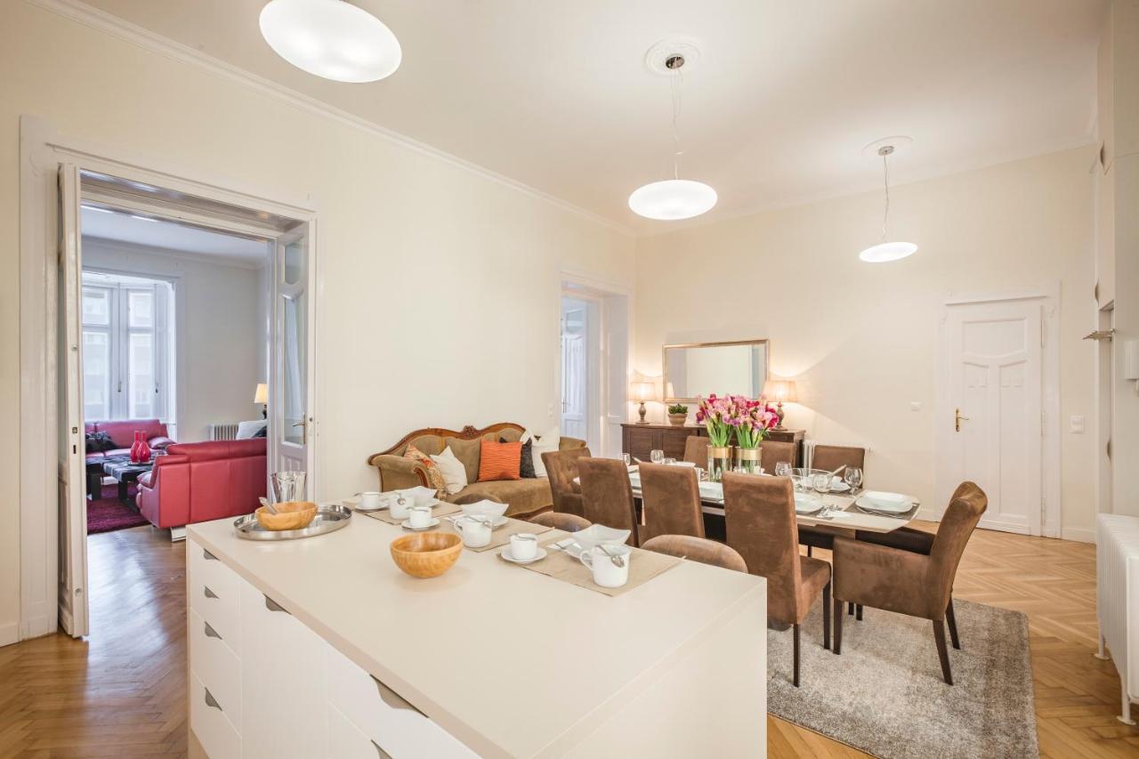 Modernized Unique Huge On 135sqm Budapeszt